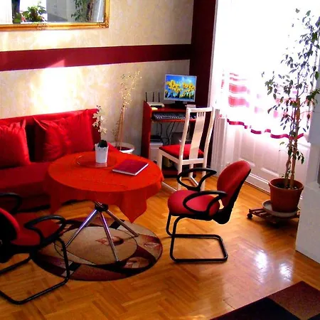Firstapartments Center Apartment *